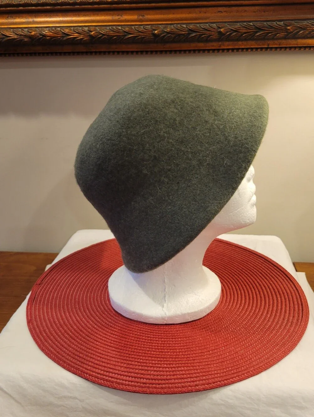 👜NWT~ RACHEL ZOE CLOCHE HAT